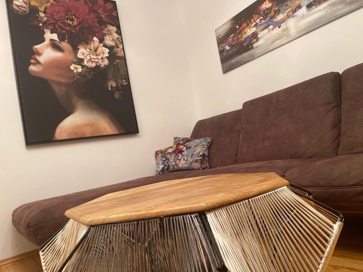 Greenleaf Walhalla-Apartment - Highspeed Wlan - Netflix - Suedbalkon Tegernheim Εξωτερικό φωτογραφία